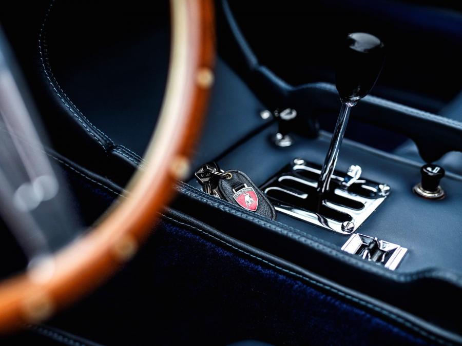 Детали интерьера Lamborghini Miura P400 (3171) 1967 года  (фото 38 из 41)